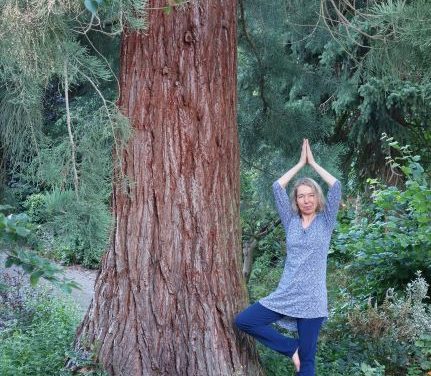 Yoga <span class="amp">&</span> Eng­lish – naturverbunden