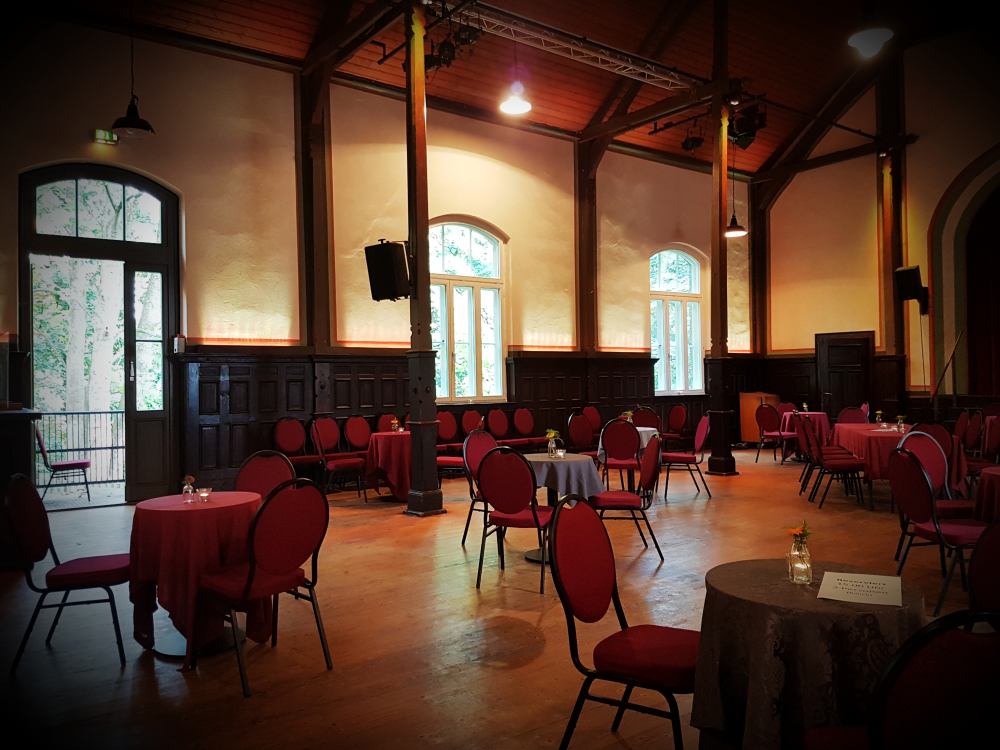 KulturCafé im historischen Saal