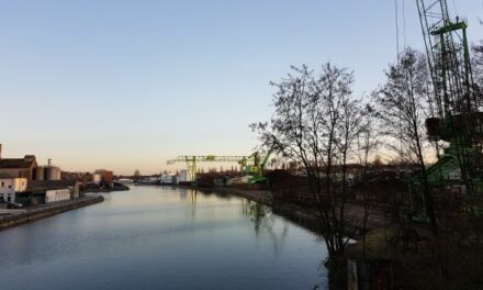 <span class="dquo">“</span>Hafen­sicht” – Premiere