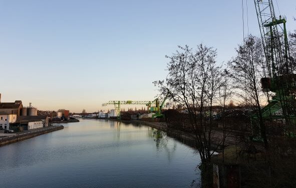 <span class="dquo">“</span>Hafen­sicht” – Premiere