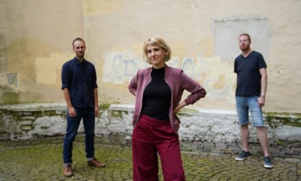 Wieb­ke Schrö­der Trio: “Tales&nbsp;untold”